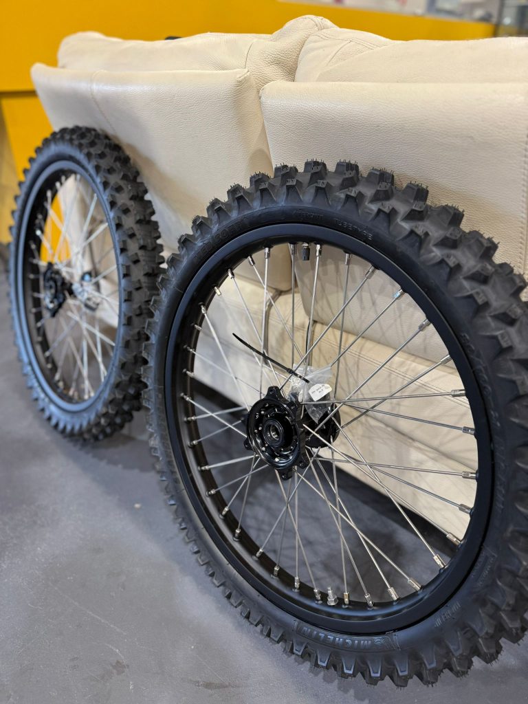 Ultra Bee 21 Inch Wheel